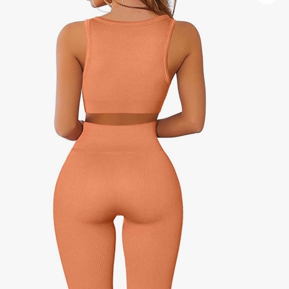 Amazon Workout Set - Picture 2 of 3